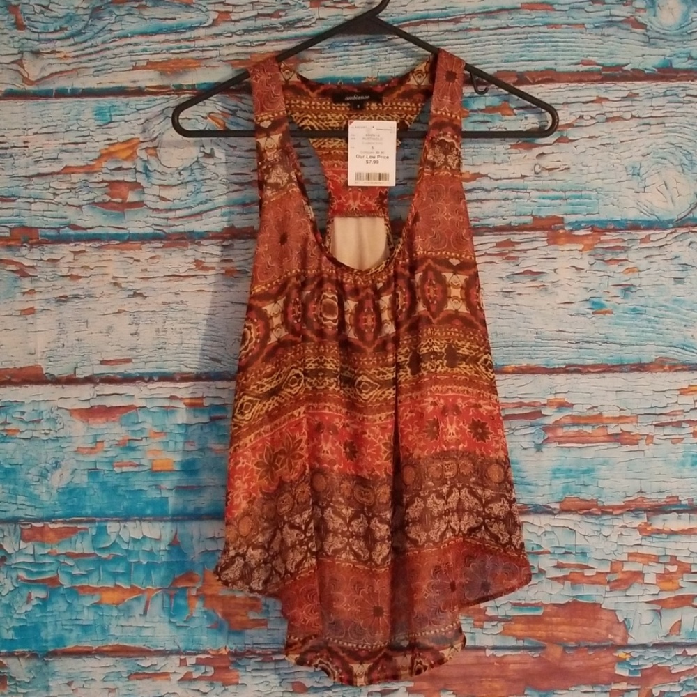 🏷 NWT Sleeveless Top